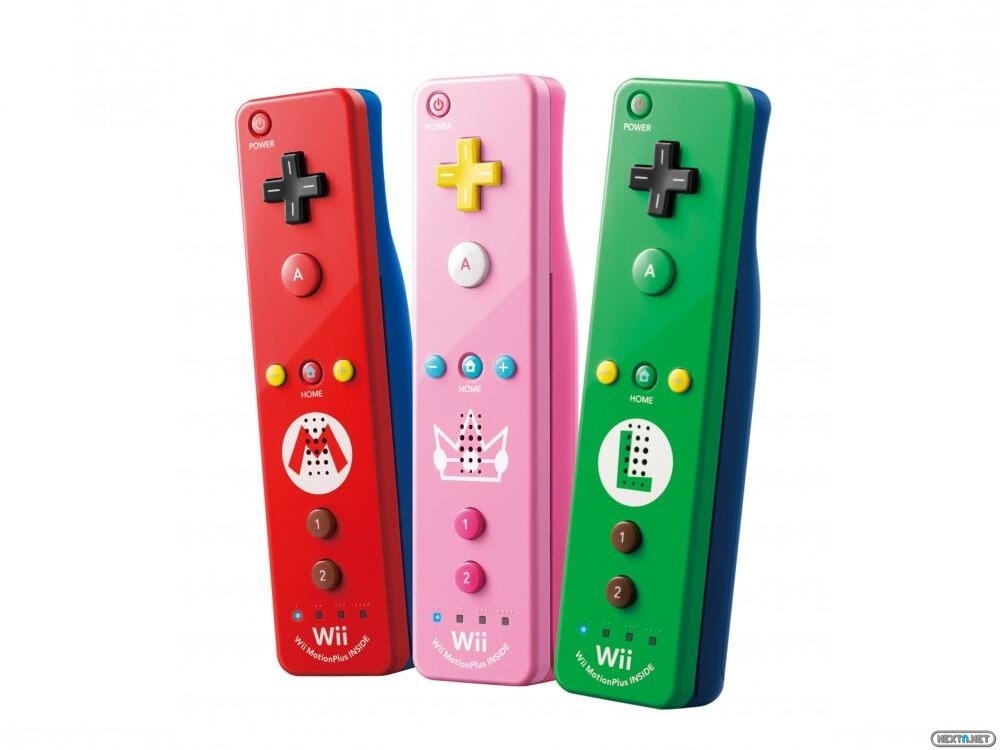 1404-15 Wiimote Mario Luigi Peach