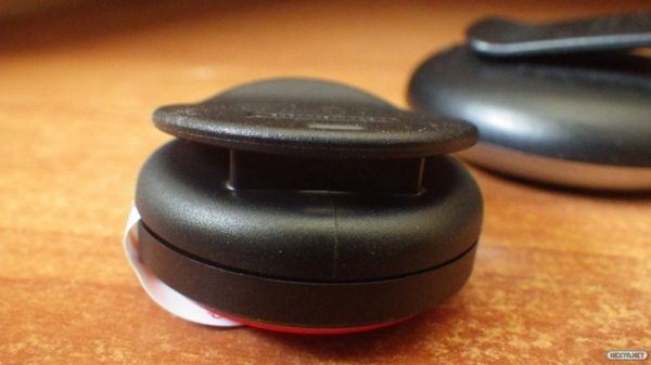 1609-16-unboxing-pokemon-go-plus-interior-08